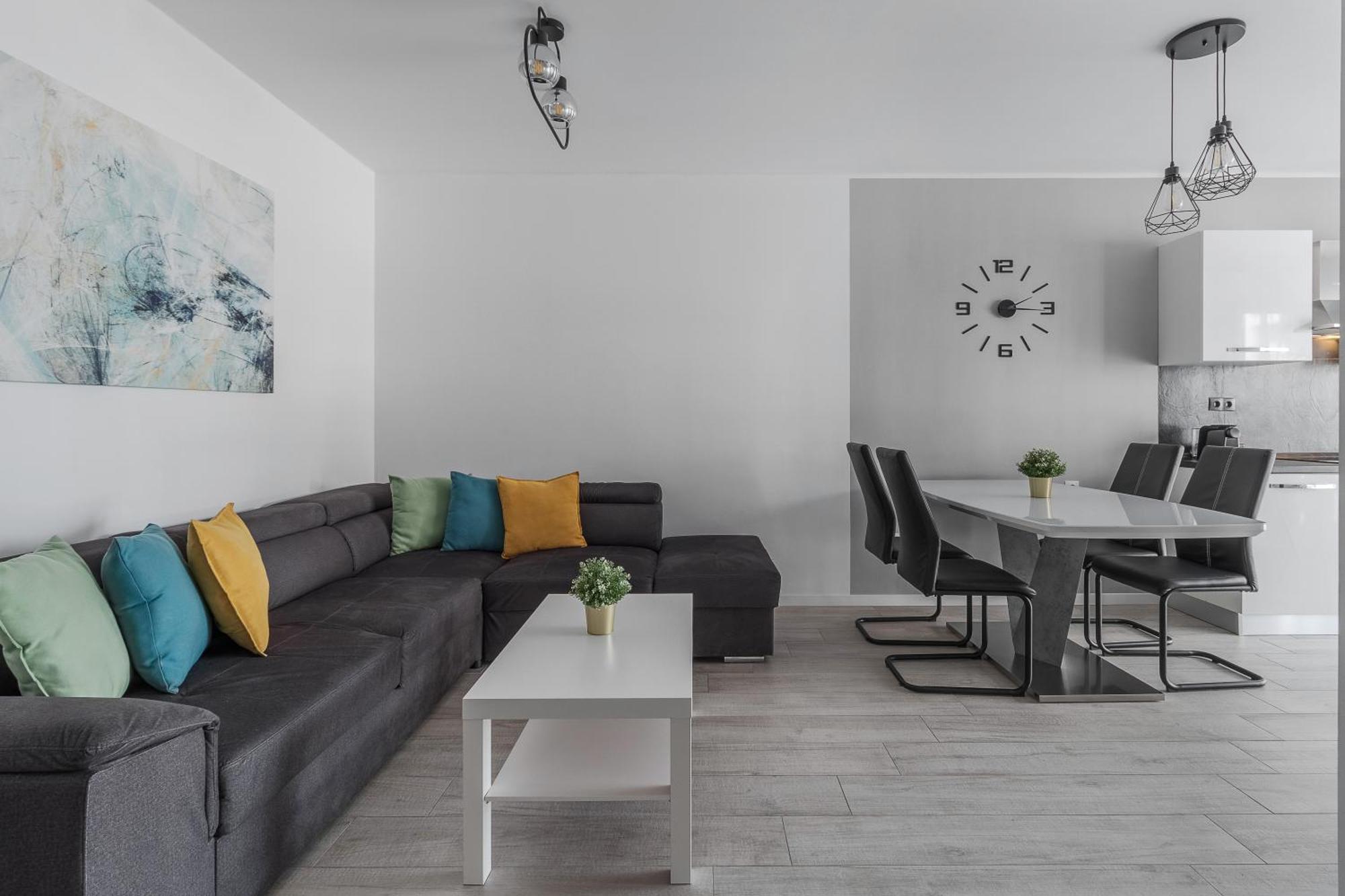 Ceyrat Flat Apartment Oradea Exterior photo