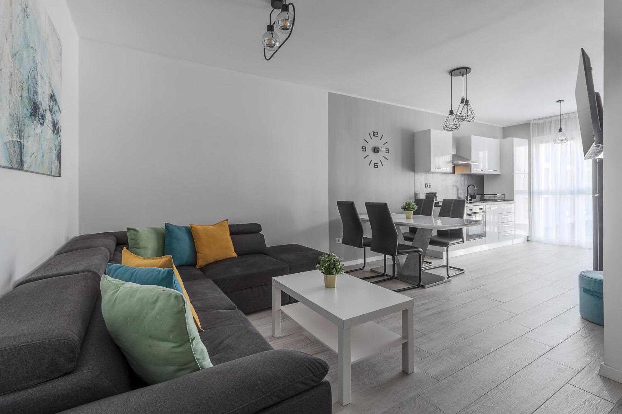Ceyrat Flat Apartment Oradea Exterior photo